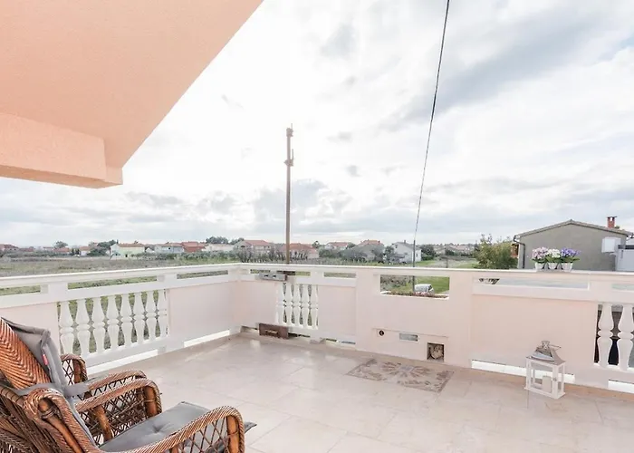 Flora Maris Pool Apartment Privlaka (Zadar)