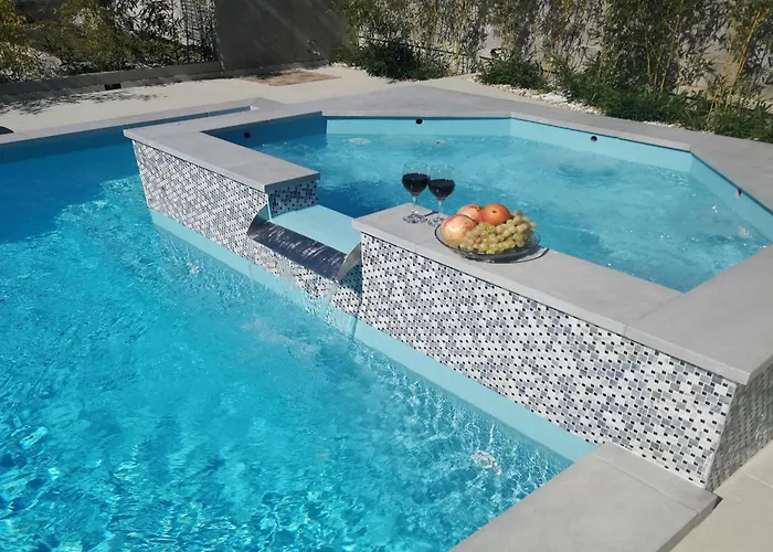 Flora Maris Pool *