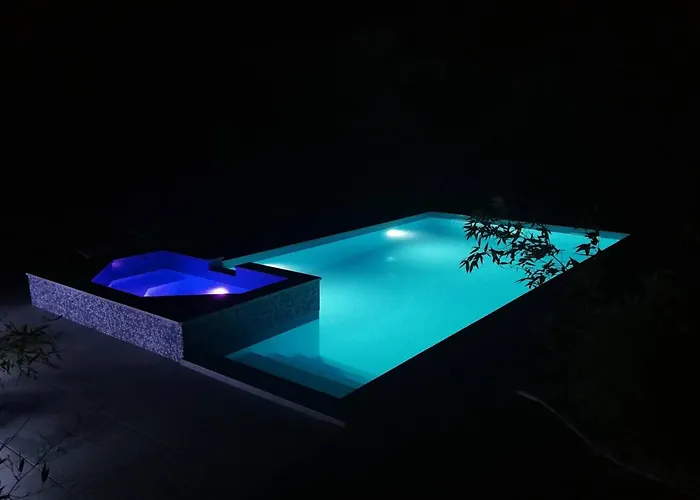 Flora Maris Pool