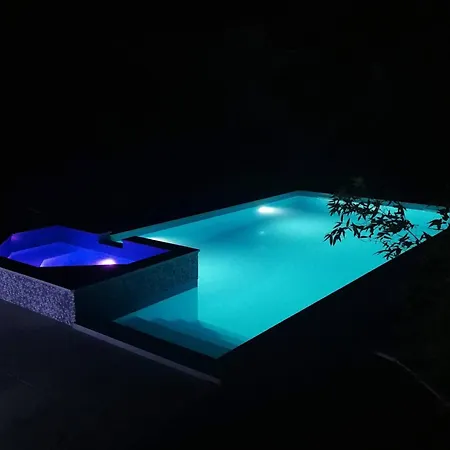 Flora Maris Pool